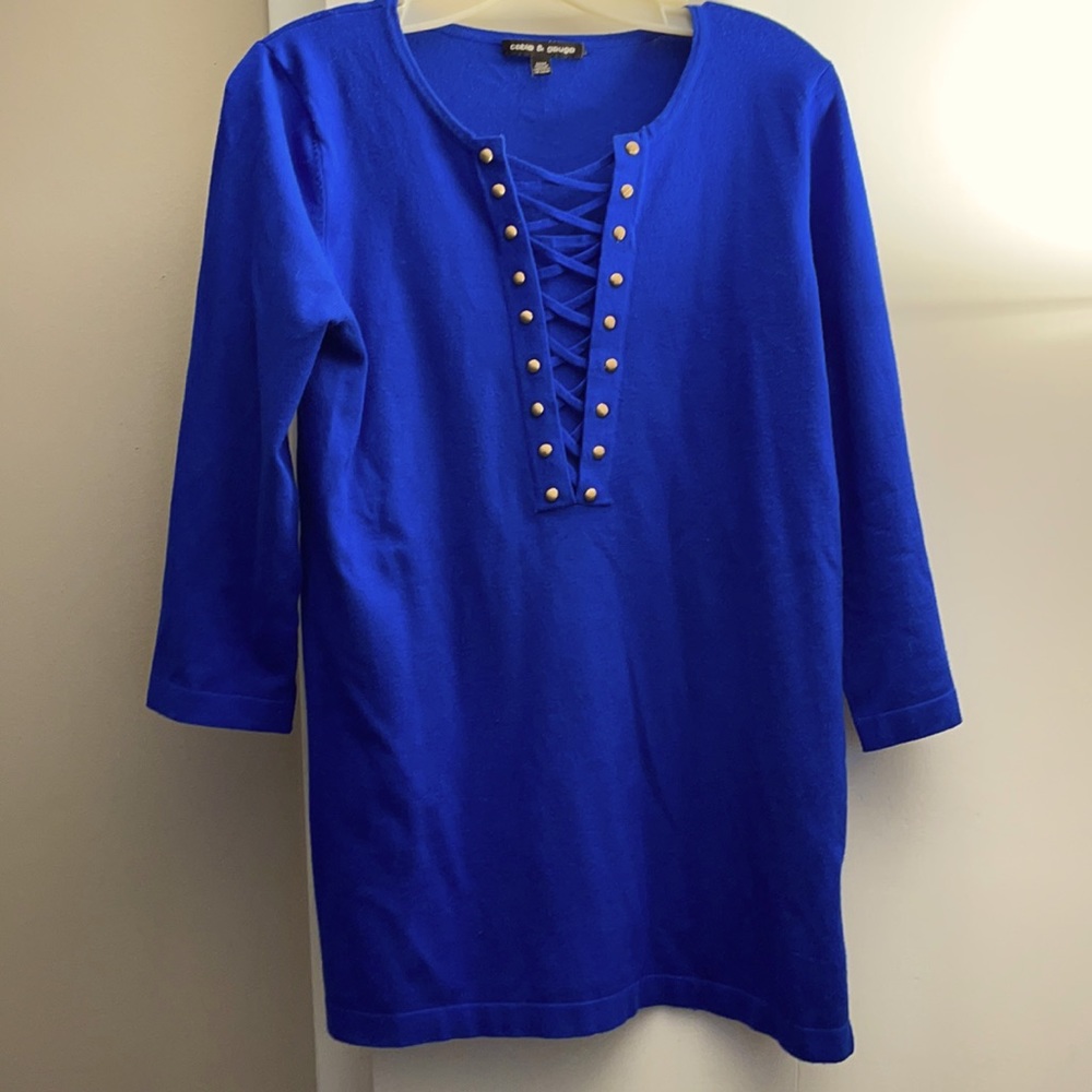Cable & gauge royal blue sweater with gold accents in size M